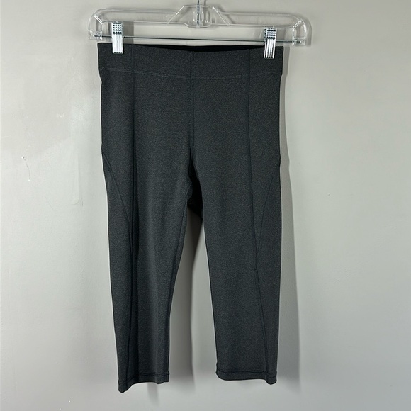 NWT Ivy Park Sculpted Crop Mid Rise Capri Leggings Size XS - Picture 2 of 16